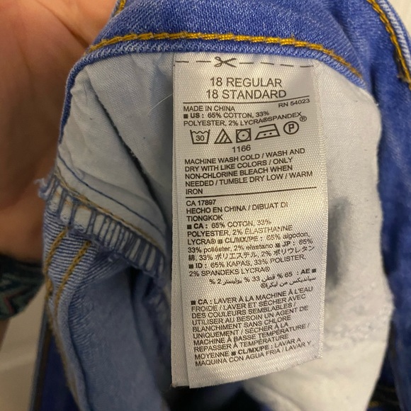 Old Navy rockstar jeans - Picture 7 of 7